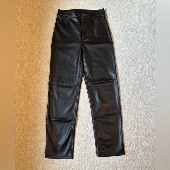 Dynamite Gisele Straight Leg Faux Leather Pants size 6 in Black - Picture 2 of 6